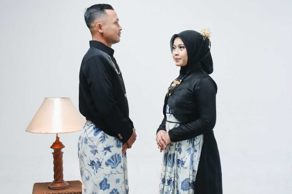 Inspirasi Prewedding di Pontianak: Gagahnya PDU TNI & Keanggunan Tradisi Jawa
